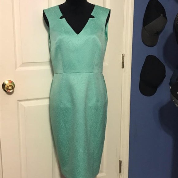 DRESS - Picture 1 of 3